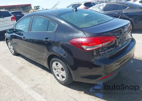 2017 Kia Forte Lx z USA, uszkodzony, nr VIN 3KPFK4A74HE159940